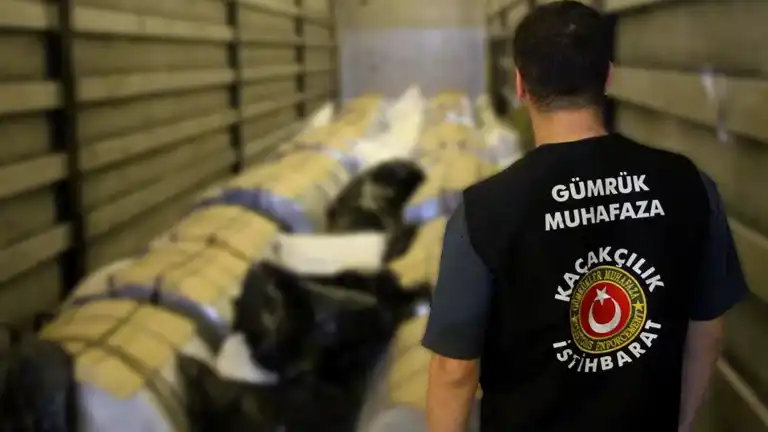 Kaçak Oyuncak ve Telefon Operasyonu: 122 Milyon TL Değerinde Ele Geçirildi Kaçak Oyuncak ve Telefon Operasyonu: 122 Milyon TL Değerinde Ele Geçirildi
